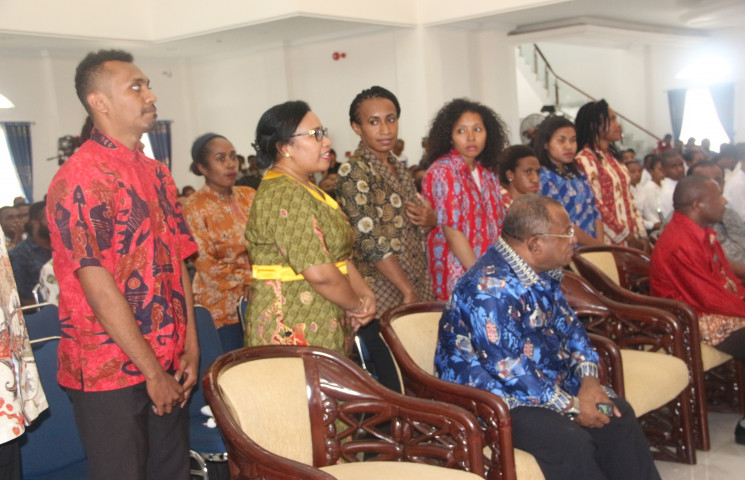 Alumni Beasiswa Pemprov Diimbau Kembali dan Mengabdi